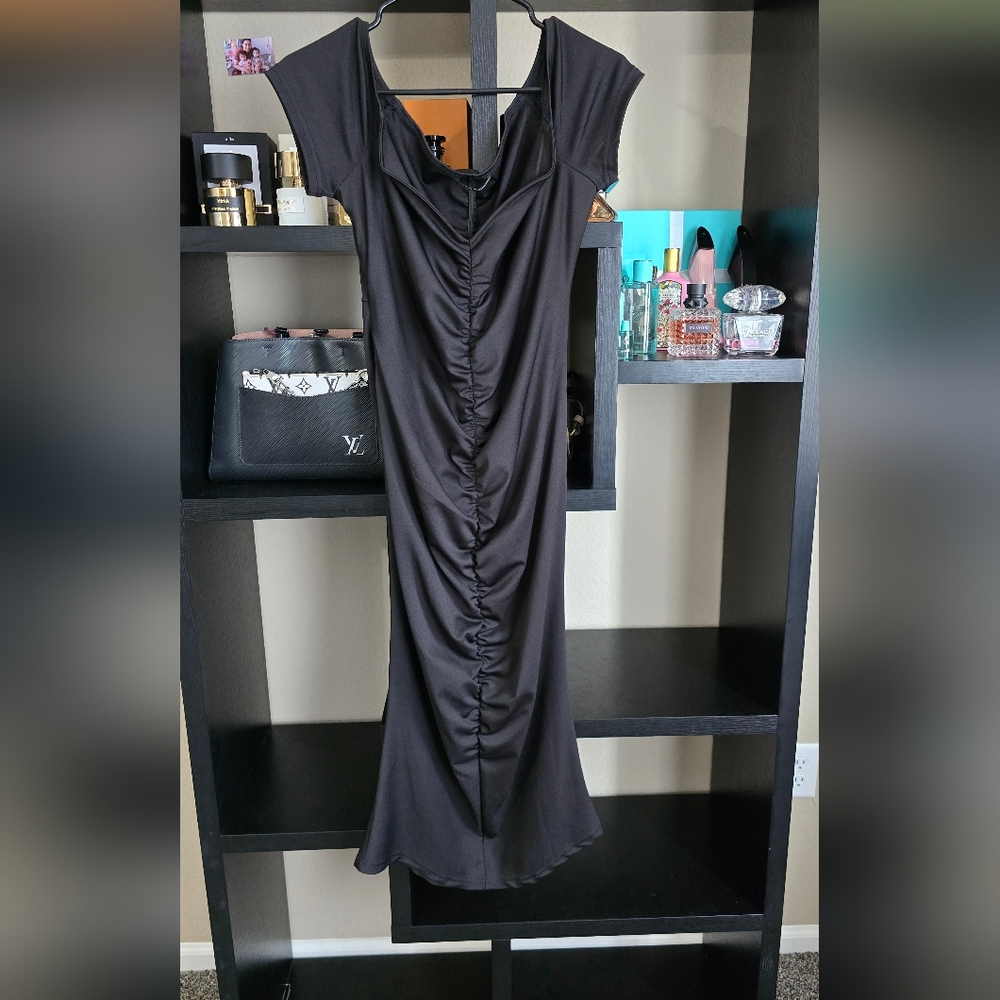 SHEIN Black Ruched Bodycon Midi Dress V-Neck
